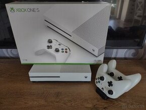 XBOX One S 1TB + 2 ovladace