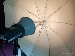 Elinchrom D lite 4