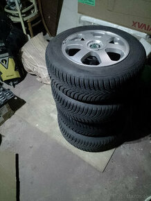 Nové zimné pneu 195/65 R15 škoda disky