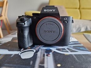 Sony Alpha 7 II - telo