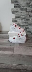 Air Jordan 4 Metallic Red