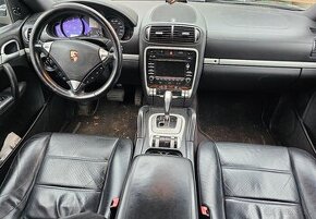 Porsche Cayenne - 1