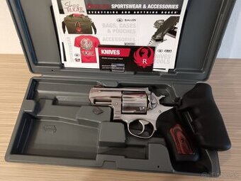 Ruger alaskan 44 magnum, GP cp 22 lr.