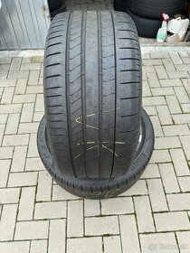 285/35R20 Pirelli