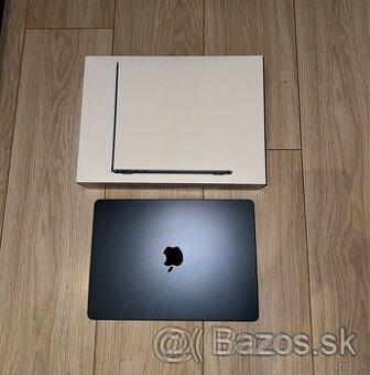 Apple MacBook Air M2 (256GB, 8GB)