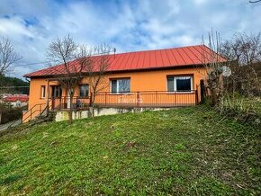 Exkluzívne na predaj rodinný dom s pozemkom 882 m2, Lietavsk - 1