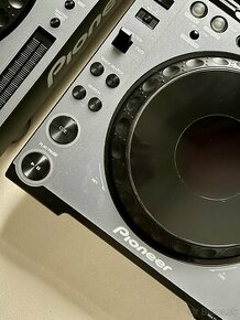 2 x CDJ 2000 + kryty Decksaver