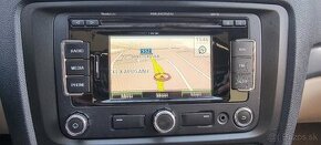 Predam Orginal SKODA AMUNDSEN/Rns310 autoradio s pin kodou