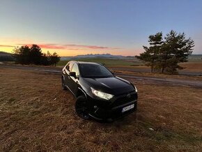 Predám Toyota RAV4 Hybrid AWD Black edition