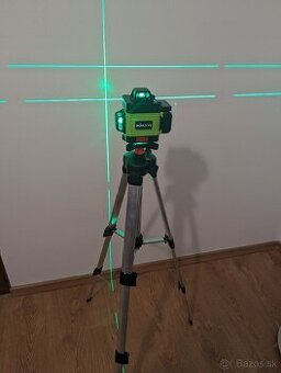 NIVELACNY LASER 4D 16 LINIOVY, STATIV, DVE BATÉRIE