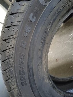 225/70R16 C - 1