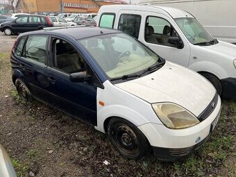 Ford Fiesta 1.3 44kw 2004 na náhradní díly