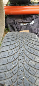 1ks zimna Kumho 225/40R18