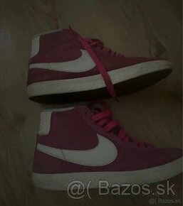 Blazer nike topánky rúžové