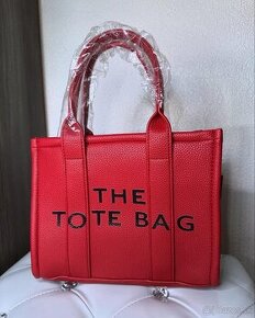 The tote bag kabelka