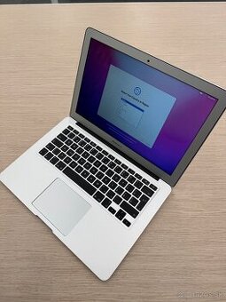 MacBook Air (13-palcový, 2017)