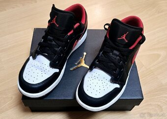 NIKE AIR JORDAN 1 LOW (GS)