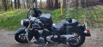 YAMAHA  1300  XVS