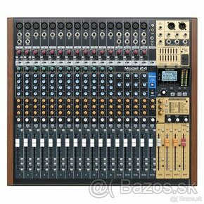 TASCAM Model 24 analógový Mixer s digitálny rekordér