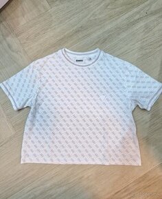 Guess bielo bezovy logovany crop top S