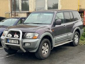 ⭐Mitsubishi Pajero - 2 ks vozidel - soubor náhradních dílů⭐