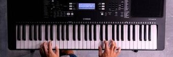 Yamaha PSR-E373 Keyboard