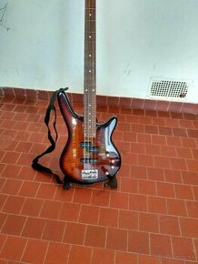 Bass gitara Legacy