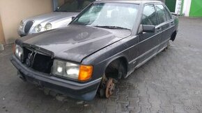 Lacno rozpredám Mercedes-Benz E class W190 1990-1995 na náhr - 1