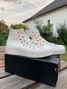 Converse High Platform All Stars Emroidered Hearts