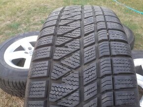 235/65 r17 Kumho , zimné, 4ks, 8,5mm TOP ako nové