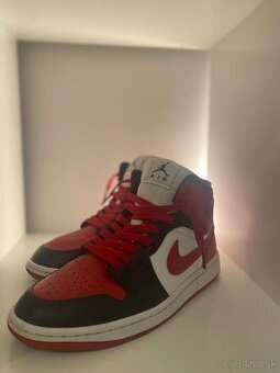 AIR JORDAN 1 MID RED