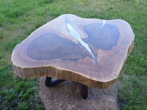 Nový orechový coffee table - stolík