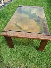 Predám sklenený stolík s dreveným rámom