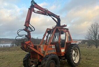 Traktor Fiat 680 s hydr. ruk a drapakom rv:1980 4x4