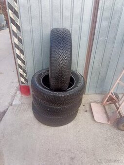 Predám 4ks zimné pneu.195/65R15 Goodyear dezen  5,1mm