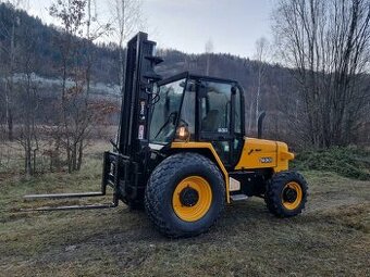 Terénny vysokozdvižný vozík JCB 930-4 4X4 AKO NOVÝ 2015 Dov