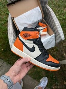 Nike Air Jordan 1 Retro - 1