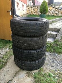 Zimné pneu. 215/65 R15 c