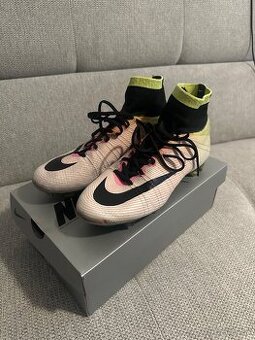 NIKE MERCURIAL SUPERFLY