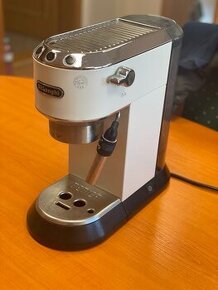 Pákový kávovar DeLonghi ec680 biely