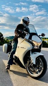 HONDA VFR 1200F DCT V4 AUTOMAT/MANUÁL 2010