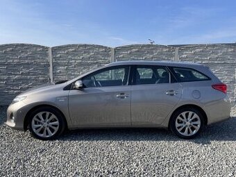 Toyota Auris 1.8i 16v HYBRID COMBI FULL 1A