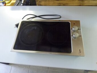 Predám elektrický sklokeramický varič zn.AEG-Electrolux-220V