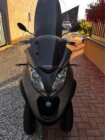 Piaggio MP3 500