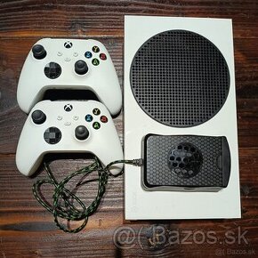 Predám Xbox series S + 2x ovládač + nabíjačka