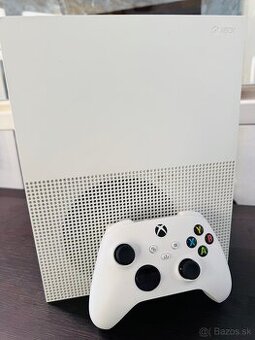 XBOX ONE S 500GB