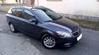 Kia Ceed 2011 1.6i Bohatá Výbava