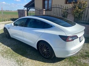 Predám AEZ kolesá na Tesla model 3 sadu 18” 5x114,3 a zimné.