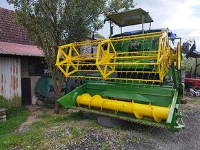 Kombajn John Deere 330