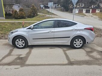 Hyundai Elantra 2014 rezervovane